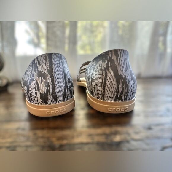 CROCS Tulum Open Toe Flat Gray Snake 3-Strap Flat Sandals Size 6 - Picture 11 of 12